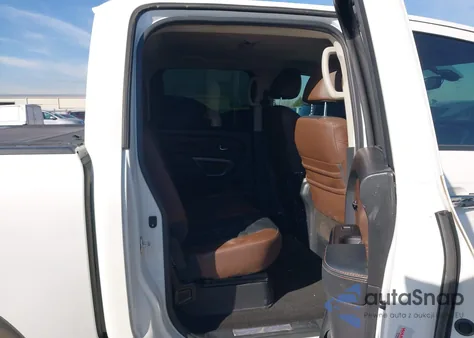 2019 Nissan Titan Platinum Reserve из США, поврежденный, VIN 1N6AA1E57KN521053
